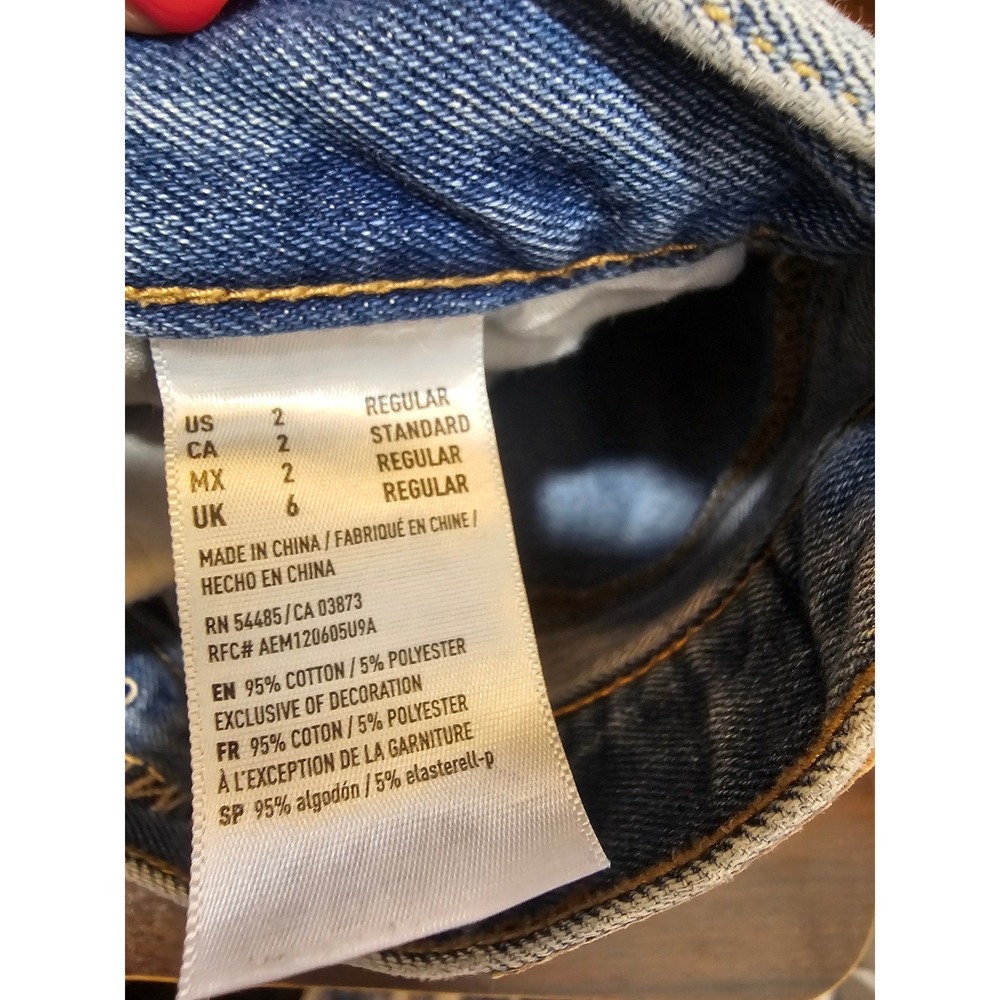 American Eagle Mom Jean Shorts Womens 2 Blue High Rise Distressed Frayed Hem - Picture 7 of 8